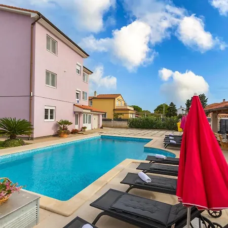 Ana 1 Apartment *